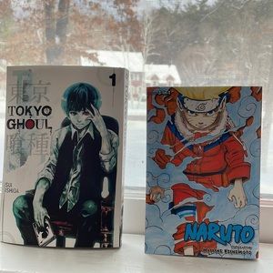 Volumes 1, 2 and 3 of Naruto bundled with volume 1 of Tokyo ghoul.